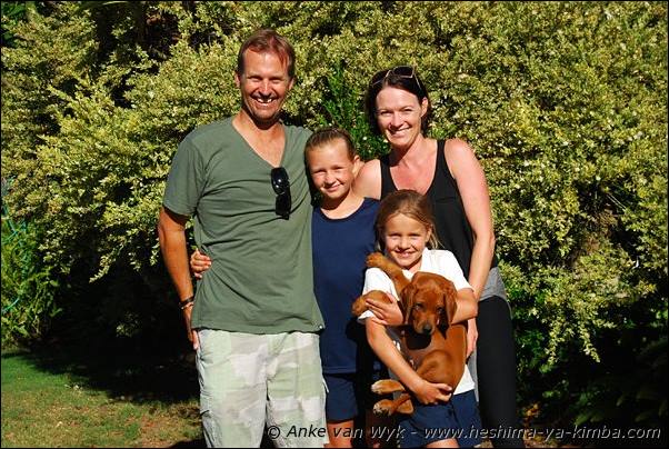 Heshimayakimba Ishod Bomvu Leo with family